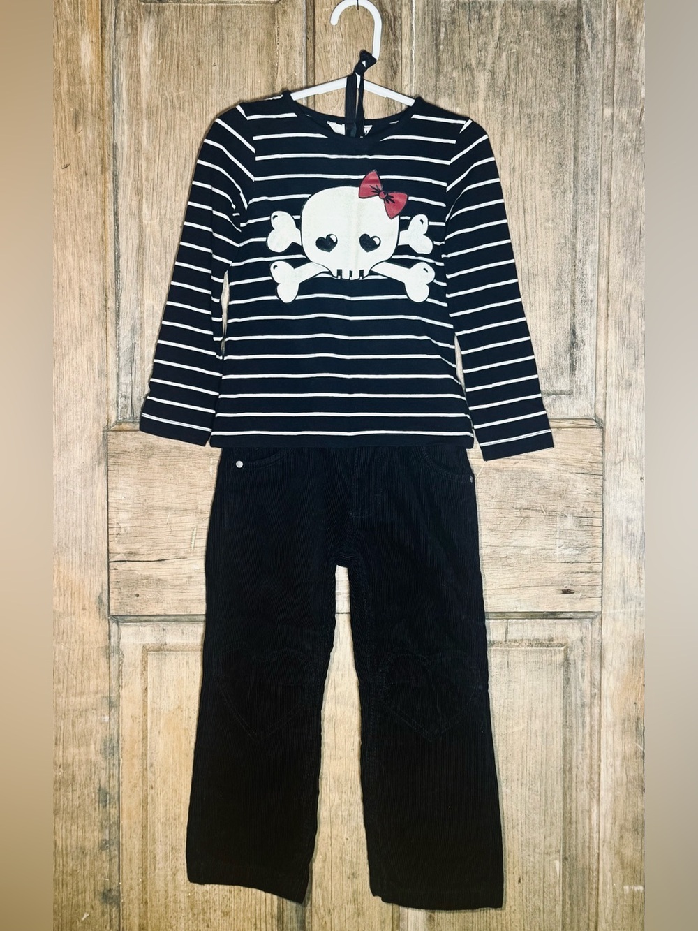 Adorable H&M skeleton set size 3-4